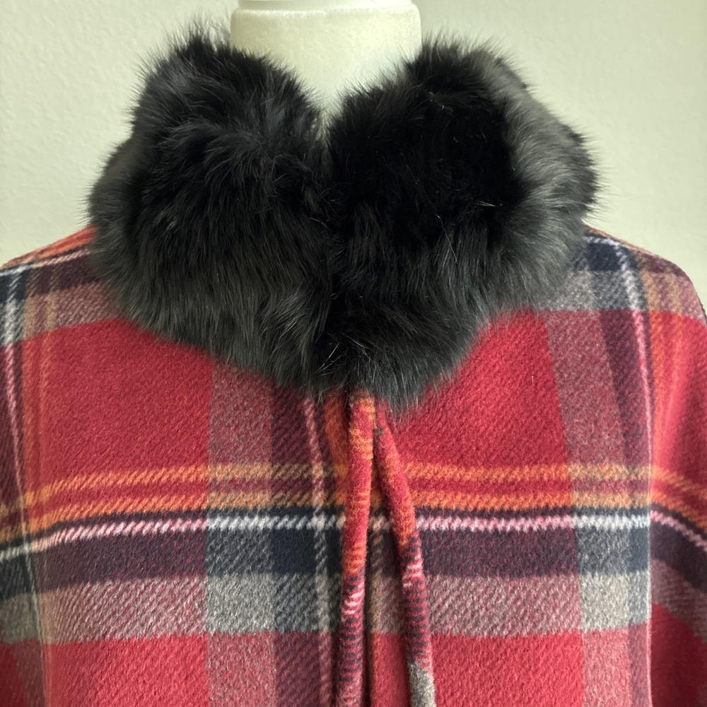 Henig Furs "Fine Furs for 5 Generations" Wool Poncho Rabbit Fur Collar Old Money - Picture 4 of 16